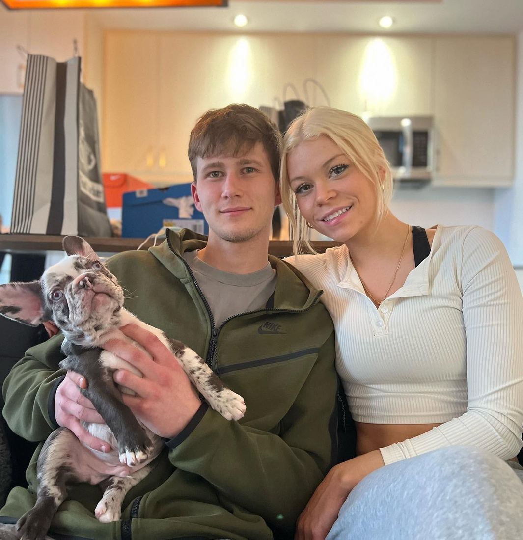 A MonRoyal Frenchies puppy